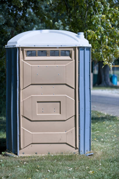 Best Portable restroom trailer rental  in Tladega, AL